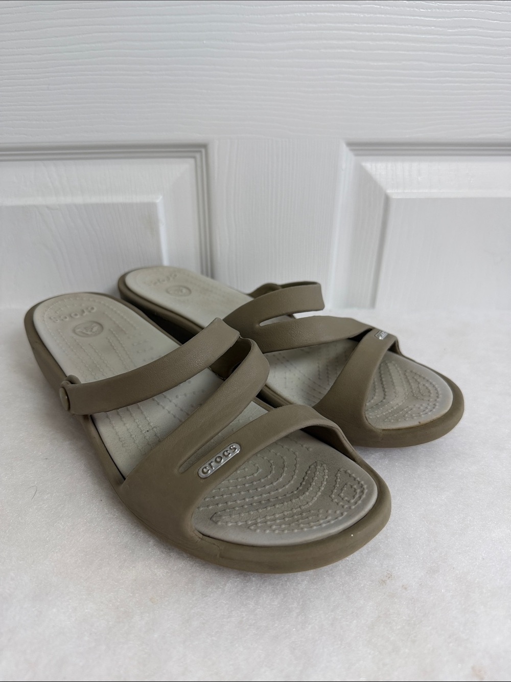 Women's Crocs Swiftwater Beige Slip On Size 8